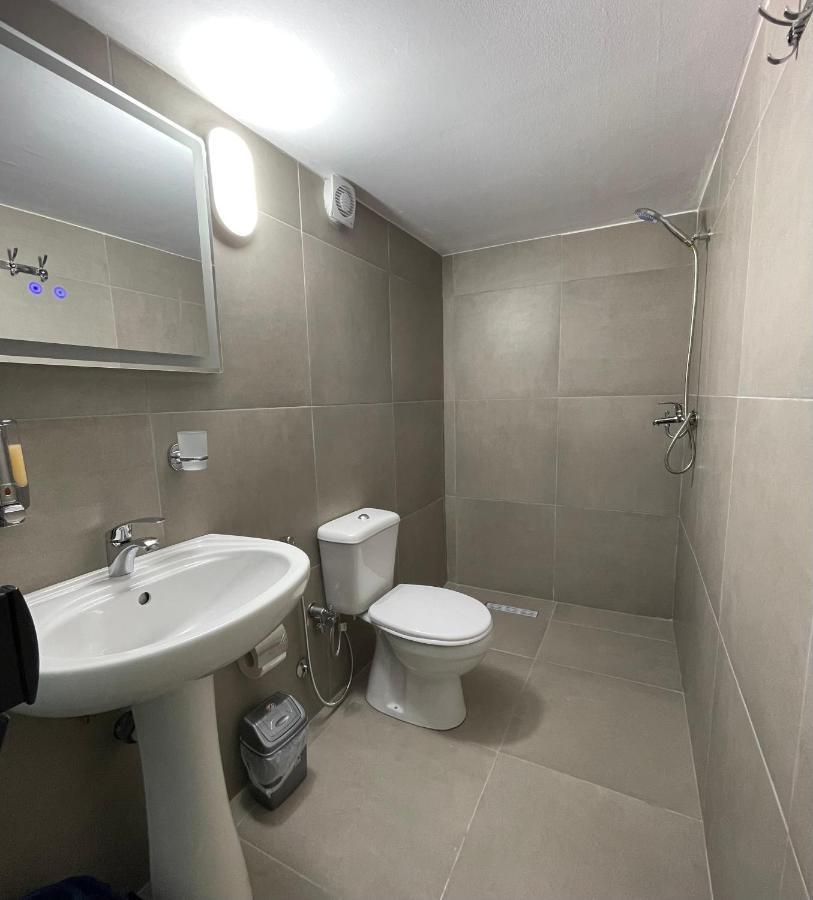 D&E Apartaments Tirana Exterior foto